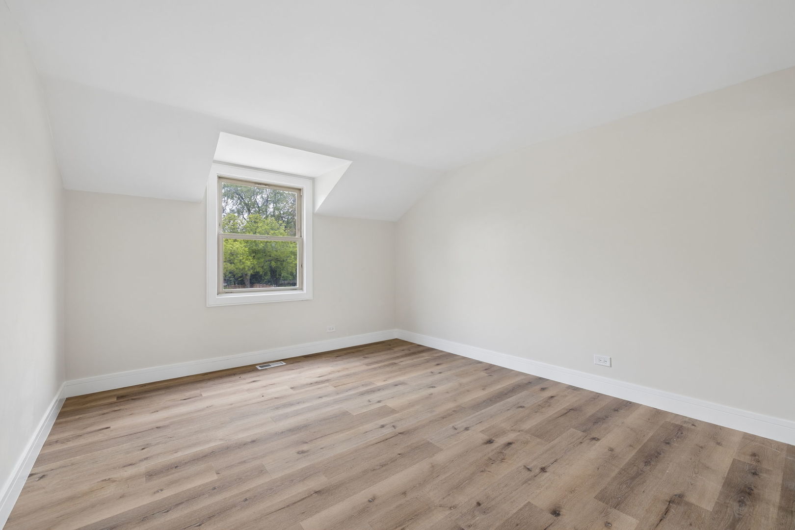 904 Iroquois Avenue Naperville IL 60563