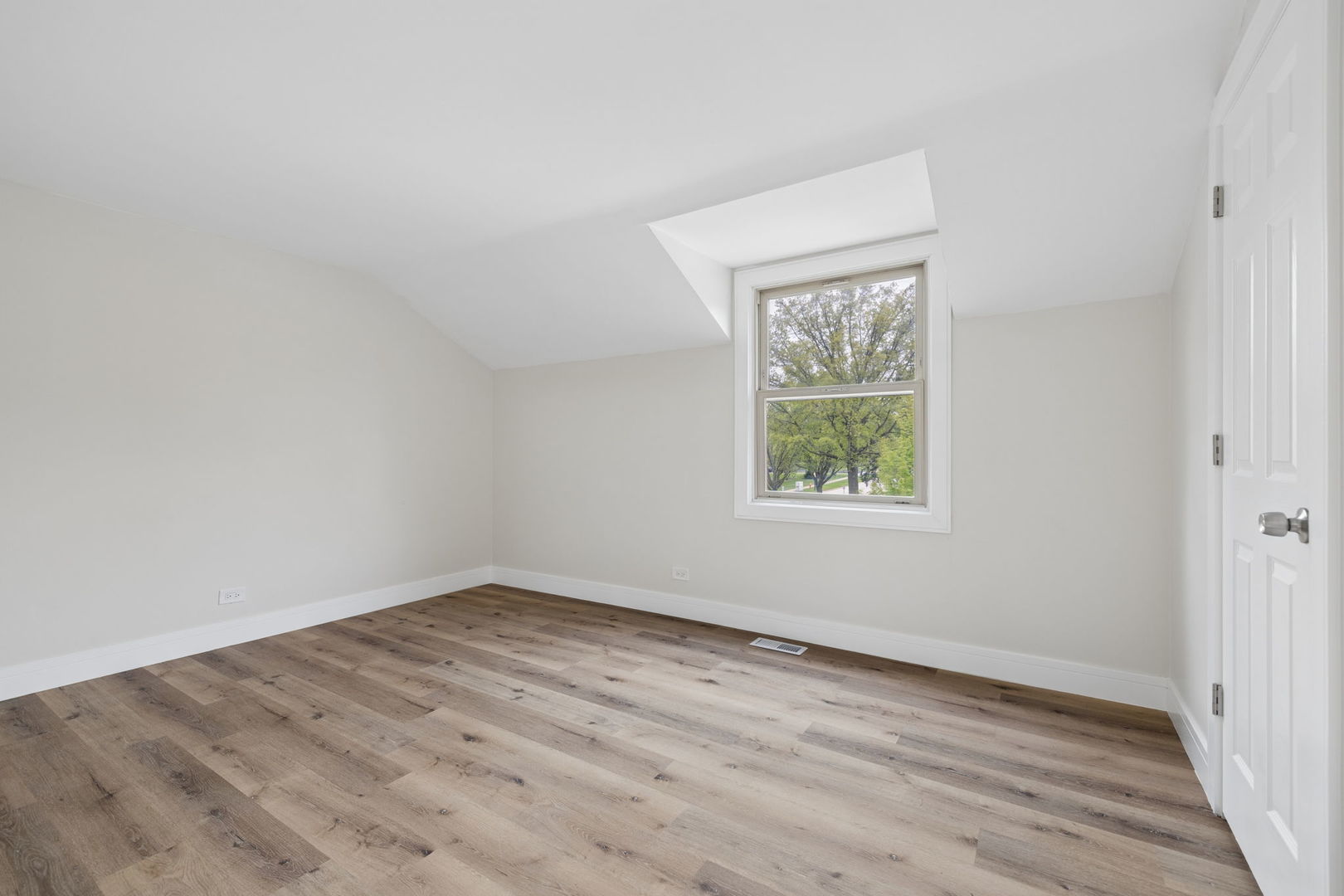 904 Iroquois Avenue Naperville IL 60563