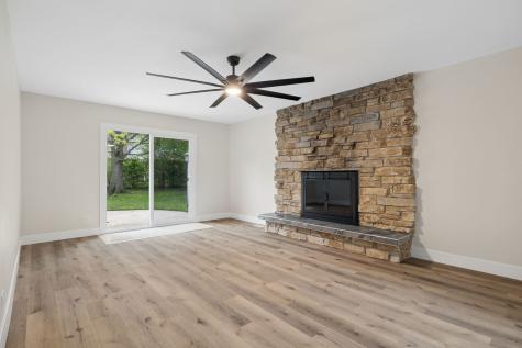 904 Iroquois Avenue Naperville IL 60563