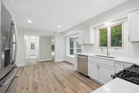 904 Iroquois Avenue Naperville IL 60563