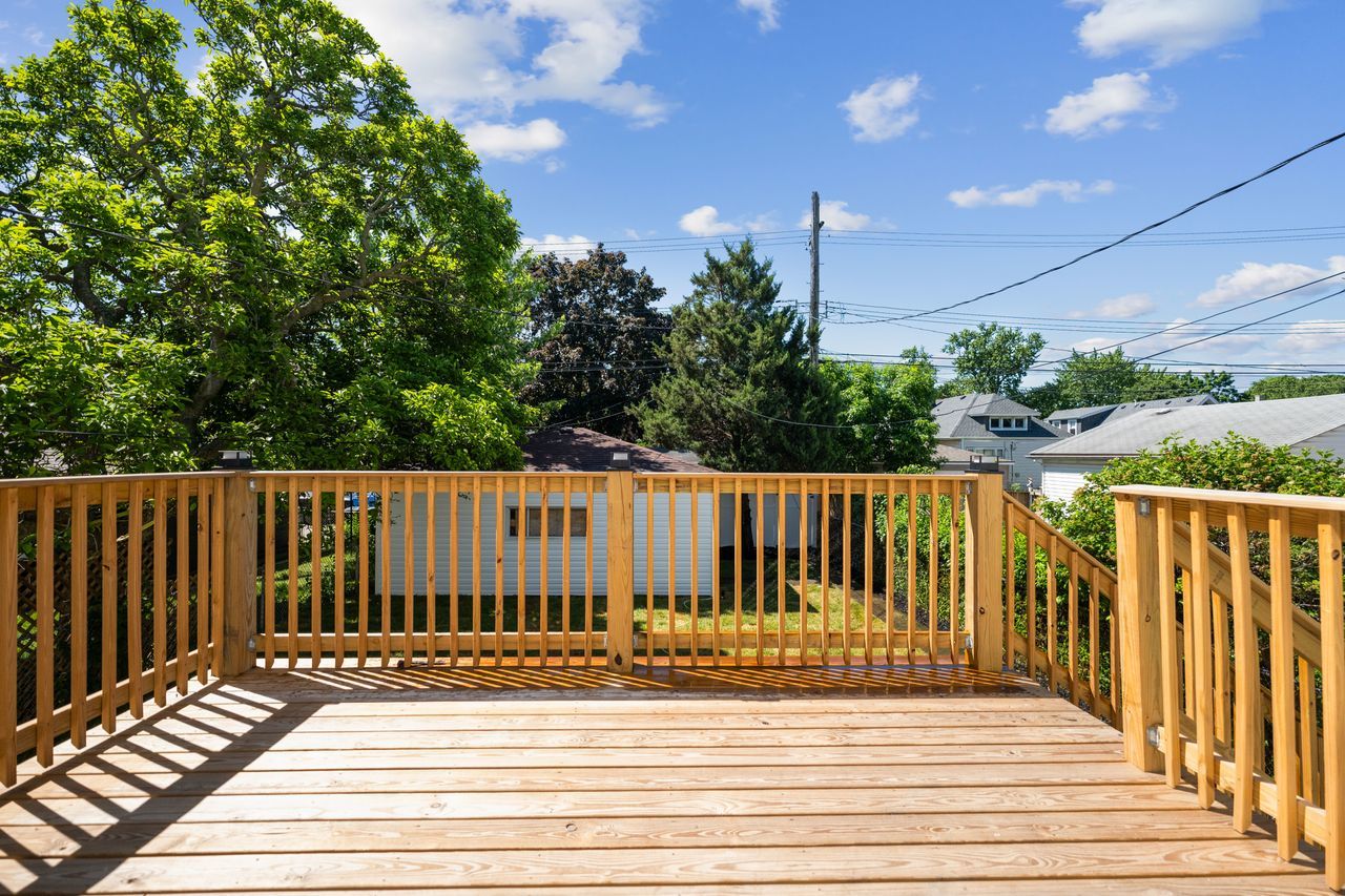5725 West Byron Street Chicago IL 60634