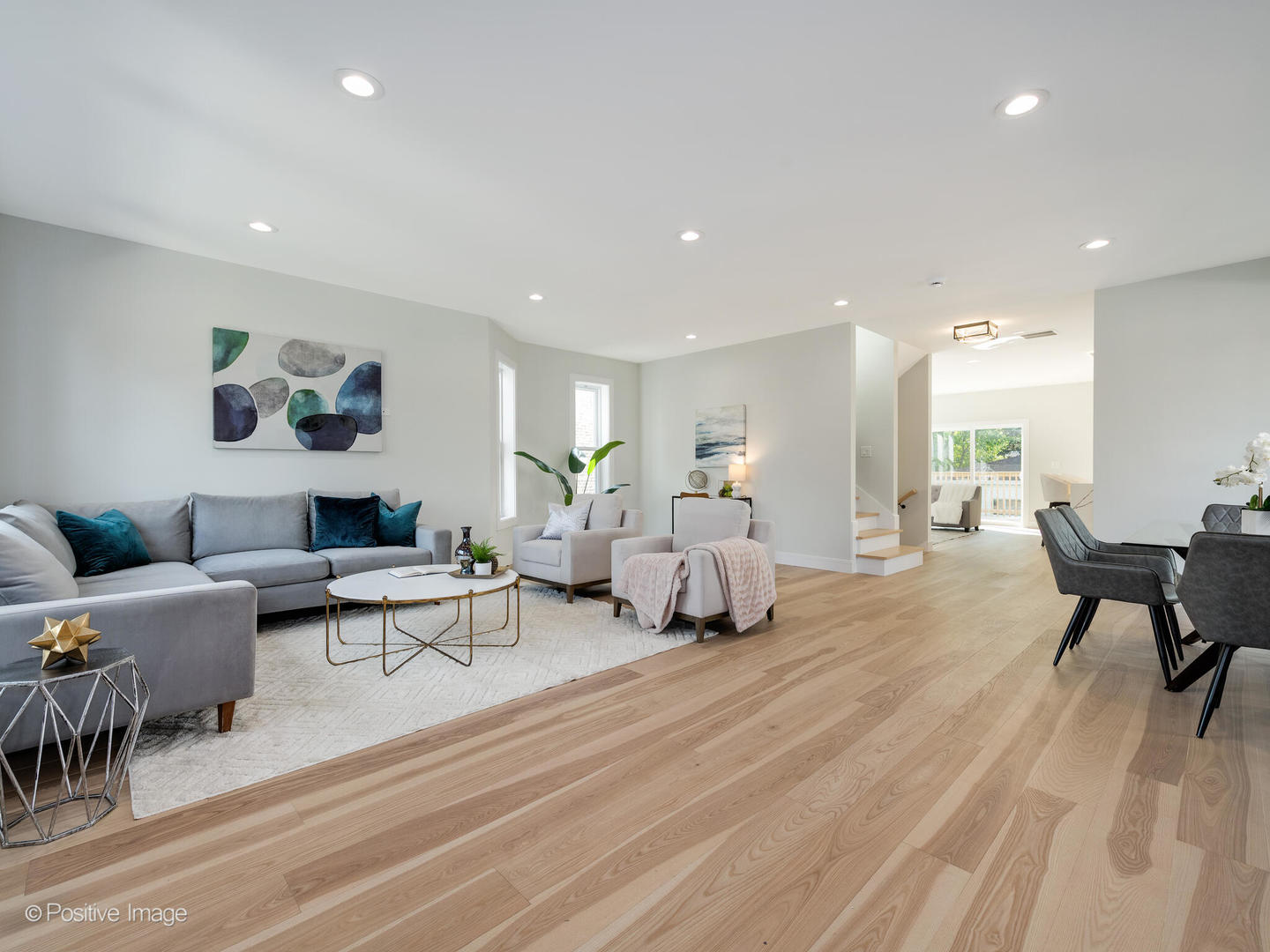 5725 West Byron Street Chicago IL 60634