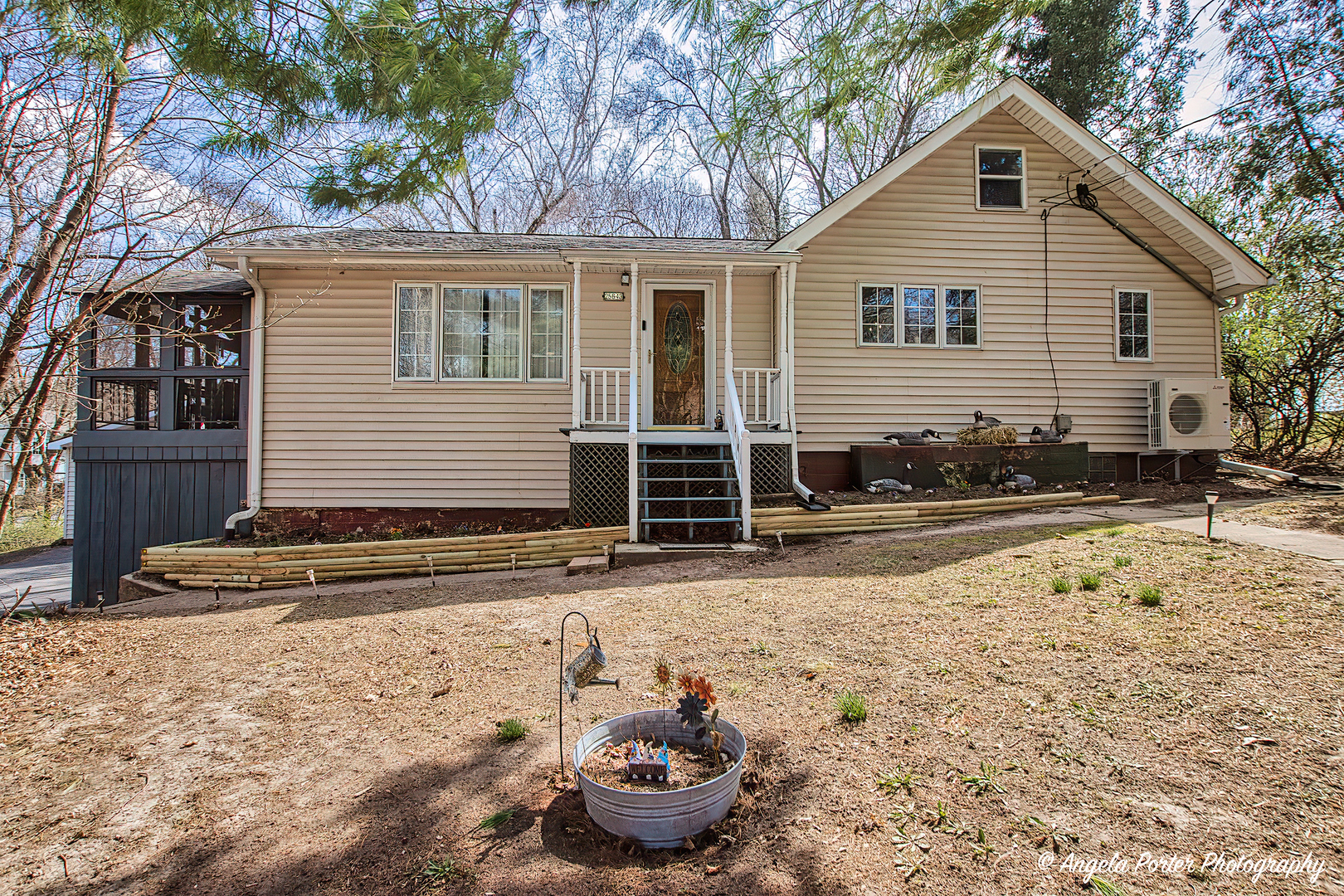 25643 West Woodlawn Avenue Antioch IL 60002