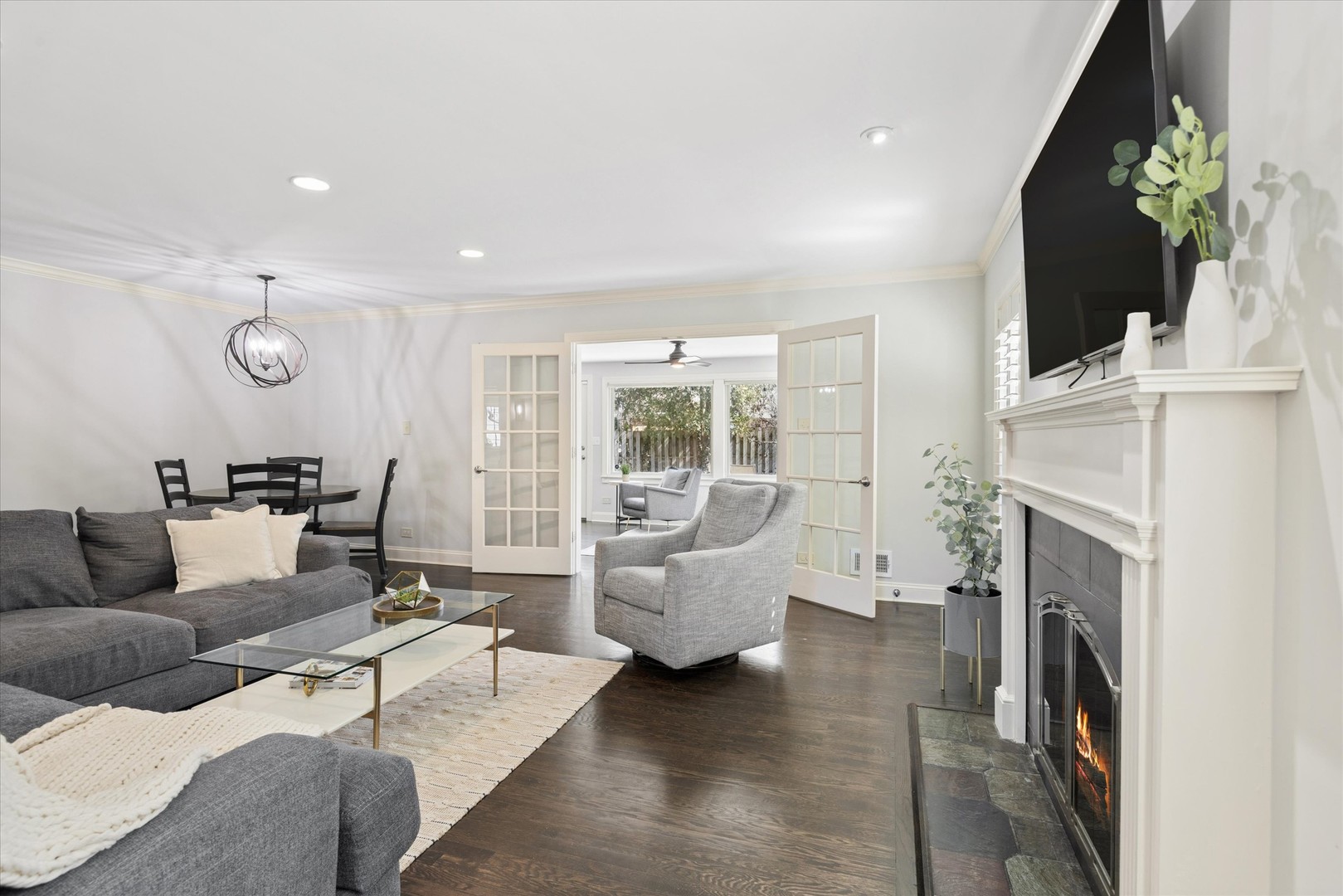 271 Sunset Avenue Glen Ellyn IL 60137