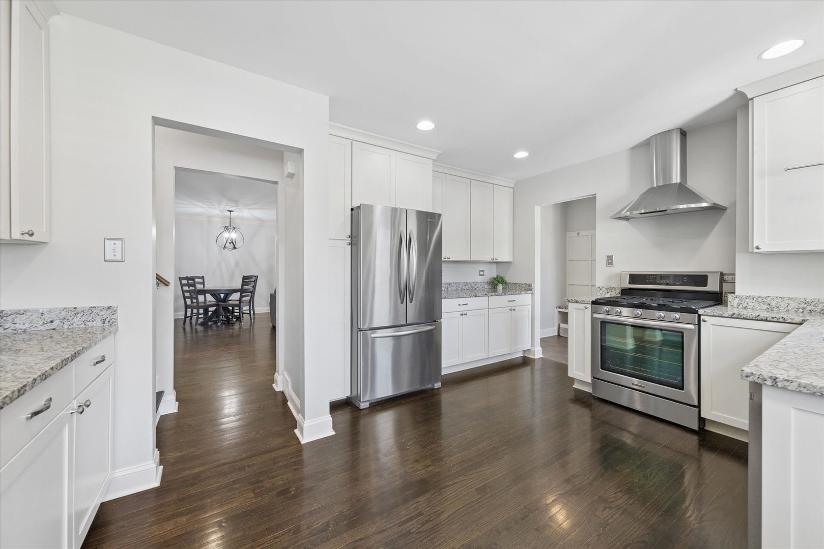 271 Sunset Avenue Glen Ellyn IL 60137