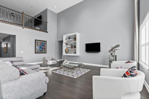 2832 Parkside Circle Glenview IL 60026