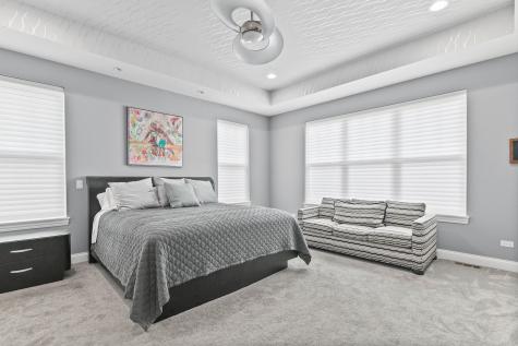2832 Parkside Circle Glenview IL 60026