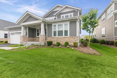 2832 Parkside Circle Glenview IL 60026