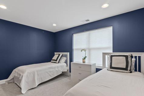 2832 Parkside Circle Glenview IL 60026