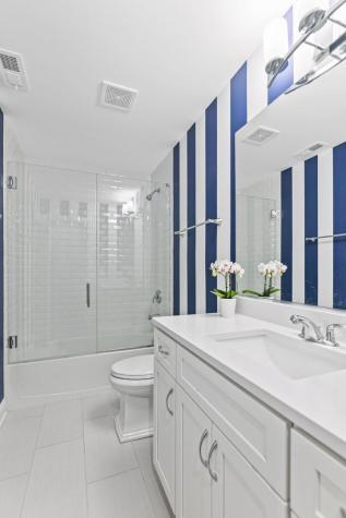 2832 Parkside Circle Glenview IL 60026