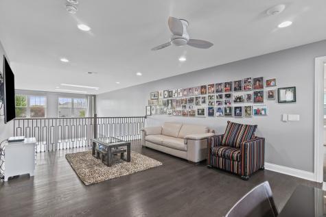 2832 Parkside Circle Glenview IL 60026