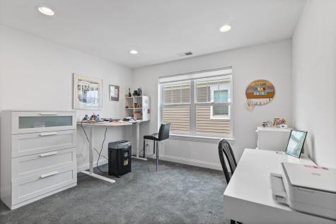 2832 Parkside Circle Glenview IL 60026