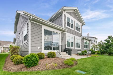 2832 Parkside Circle Glenview IL 60026