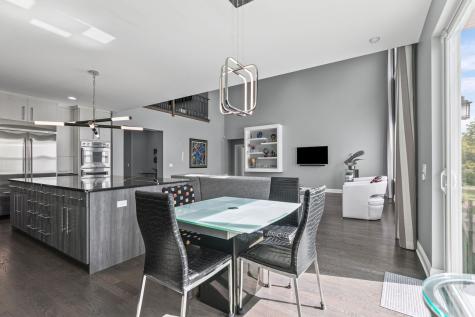 2832 Parkside Circle Glenview IL 60026