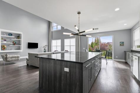 2832 Parkside Circle Glenview IL 60026