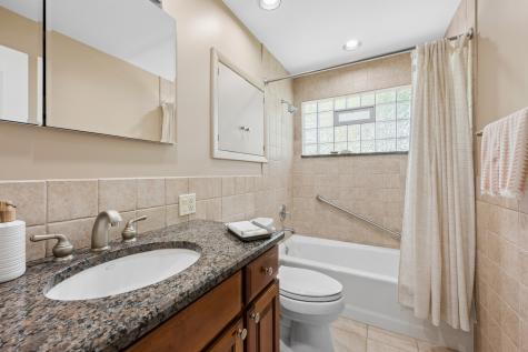 334 Southgate Drive Northbrook IL 60062