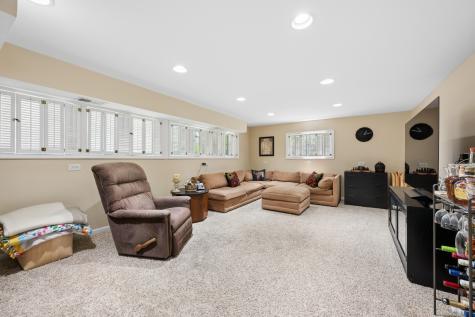 334 Southgate Drive Northbrook IL 60062