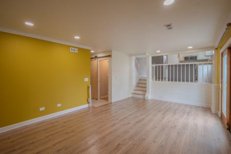 106 South Elroy Avenue Bartlett IL 60103