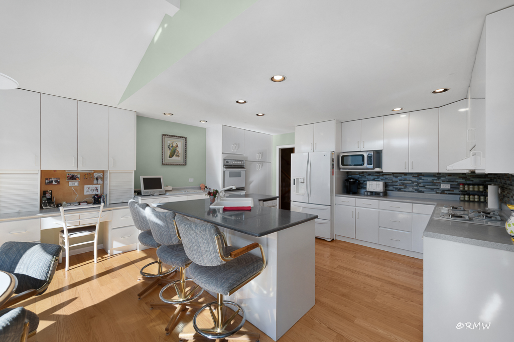 1155 West Westwood Trail Addison IL 60101