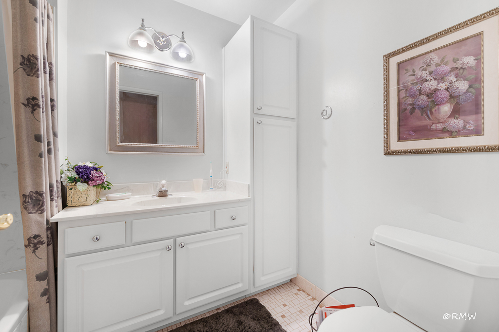 1155 West Westwood Trail Addison IL 60101