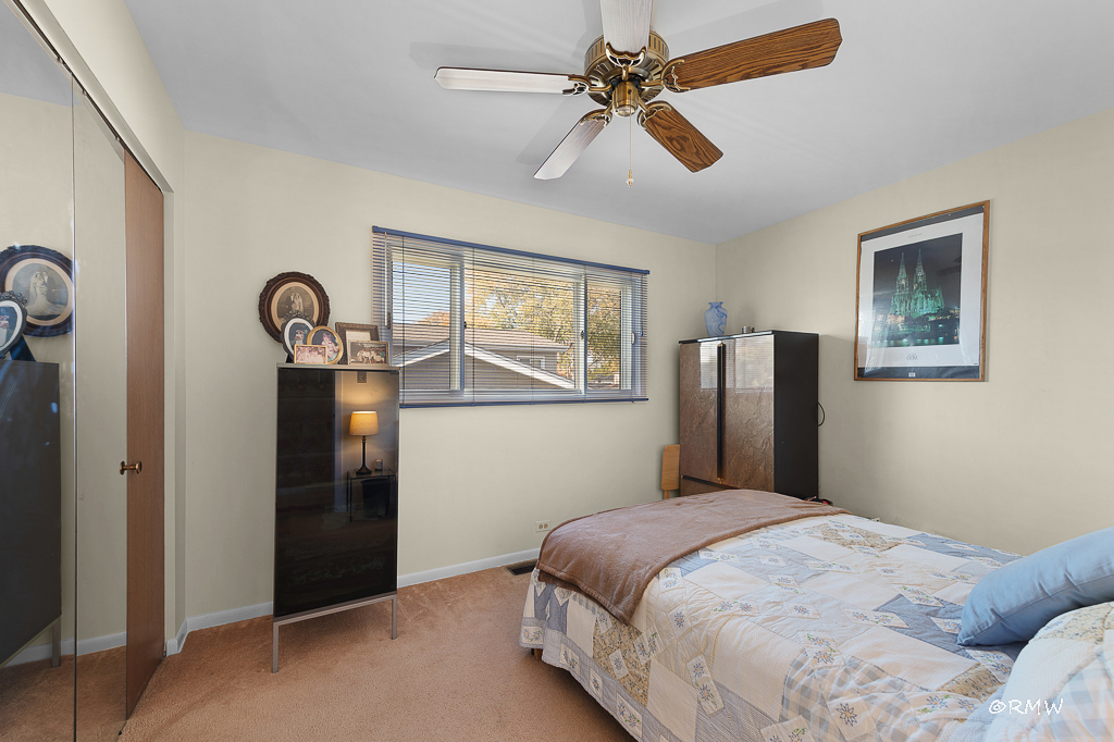 1155 West Westwood Trail Addison IL 60101