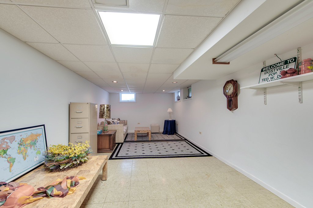 1155 West Westwood Trail Addison IL 60101