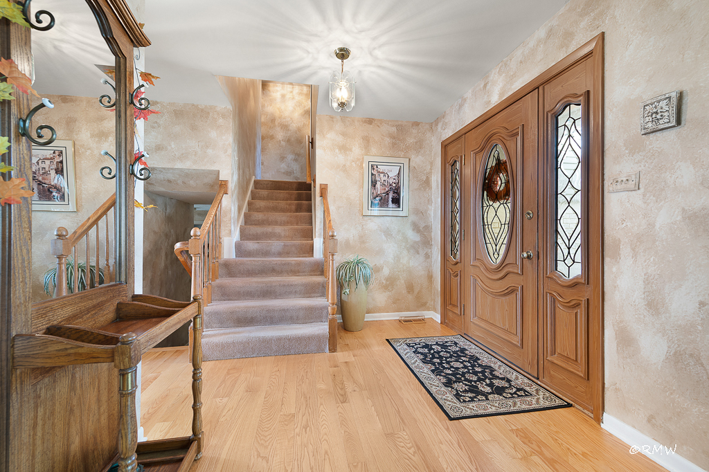 1155 West Westwood Trail Addison IL 60101