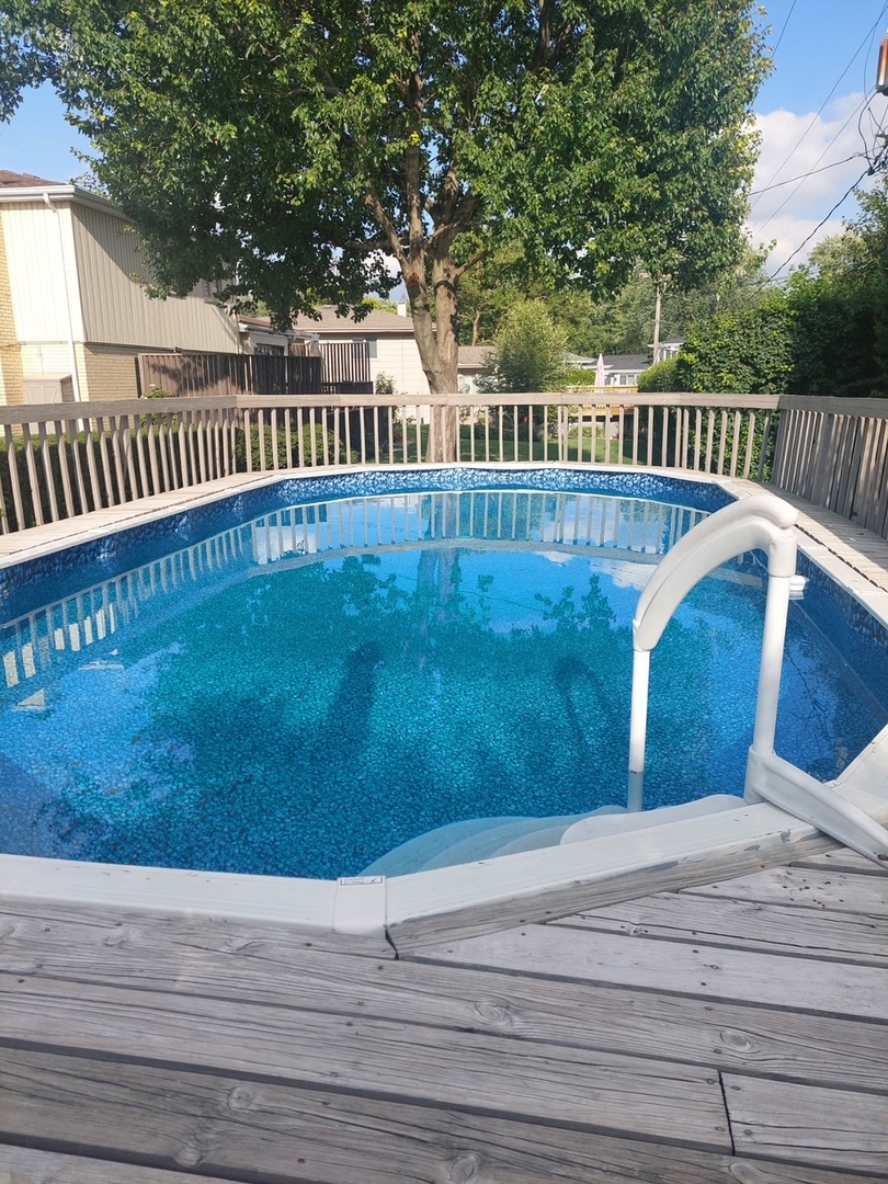 1155 West Westwood Trail Addison IL 60101