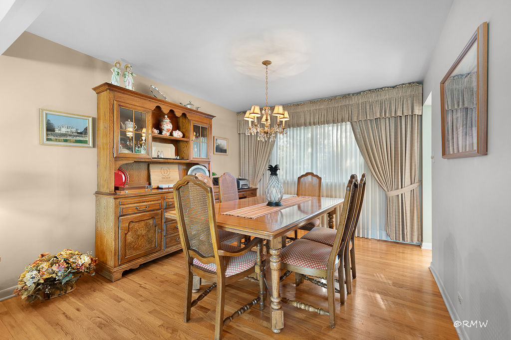 1155 West Westwood Trail Addison IL 60101