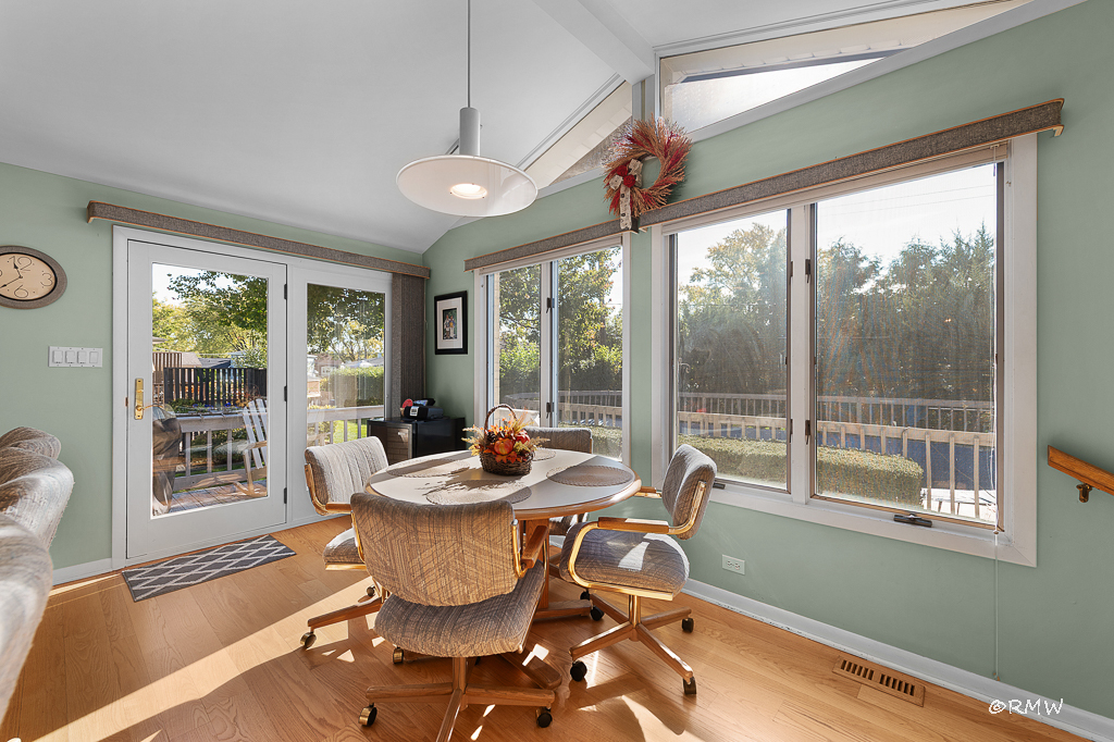 1155 West Westwood Trail Addison IL 60101