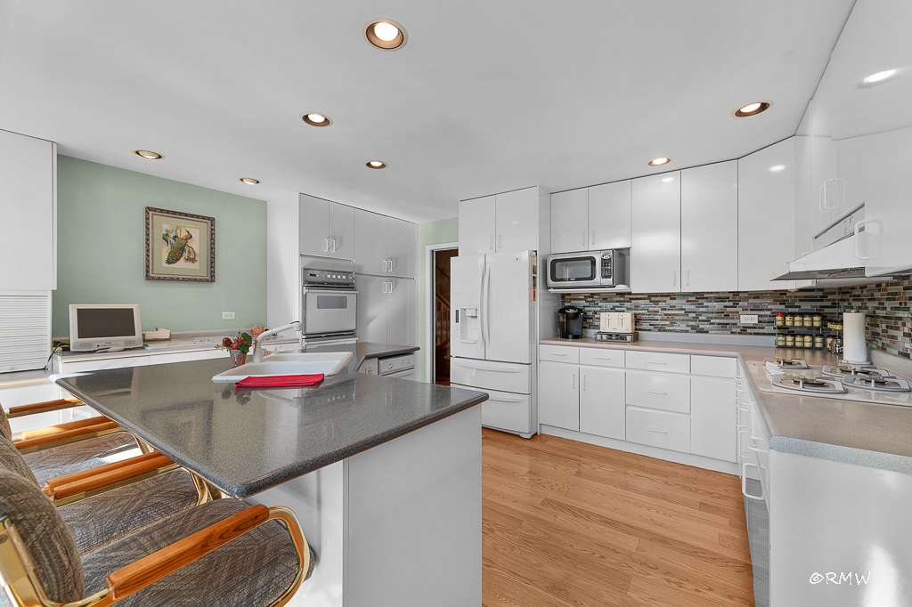 1155 West Westwood Trail Addison IL 60101