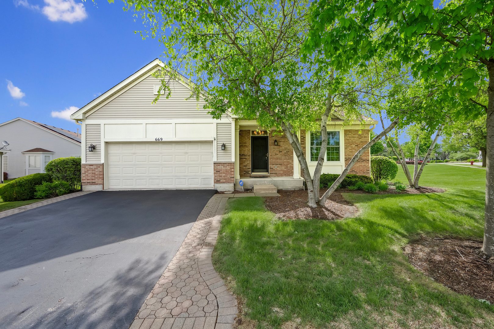 669 Saugatuk Circle S Romeoville IL 60446