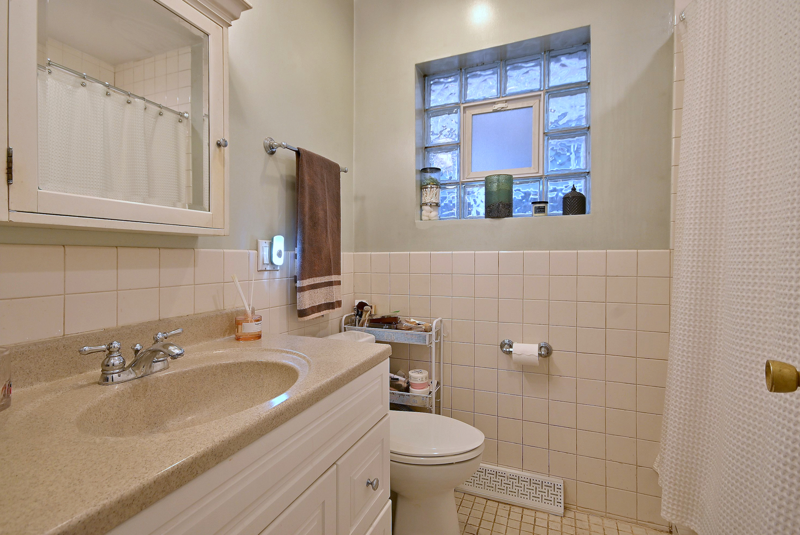 6524 North Oshkosh Avenue Chicago IL 60631
