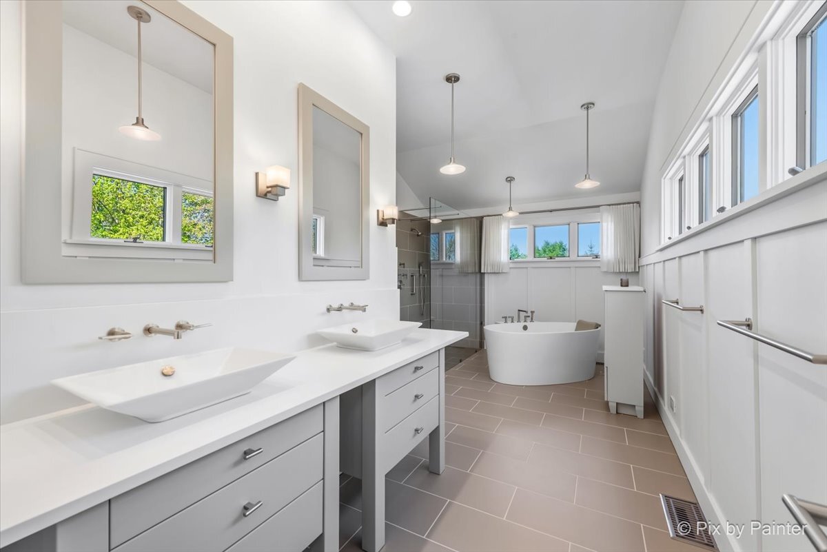 28W300 Flanders Lane Winfield IL 60190