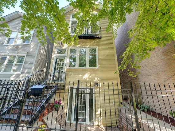 2340 West Moffat Street Chicago IL 60647