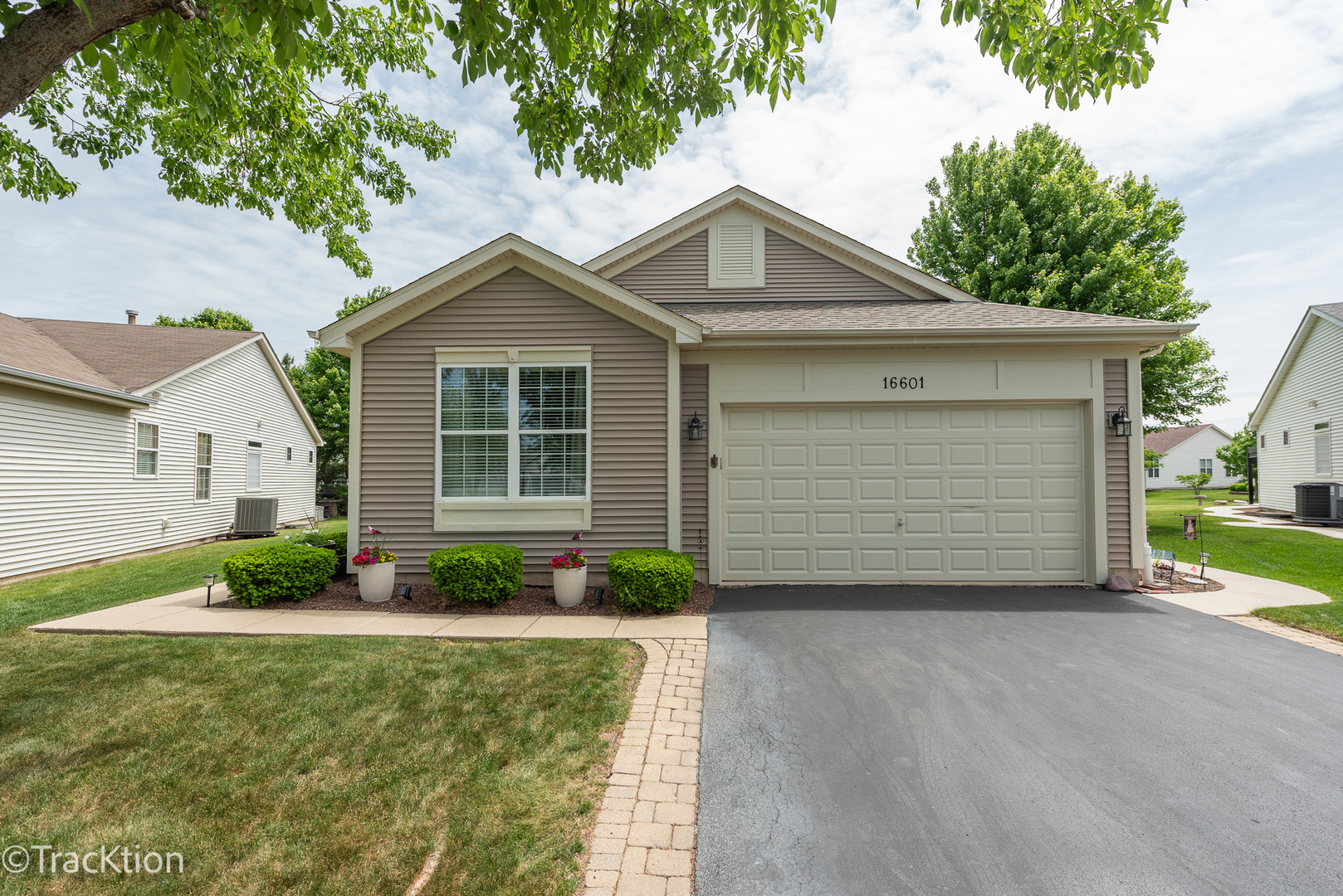 16601 Grandwood Lake Drive Crest Hill IL 60403