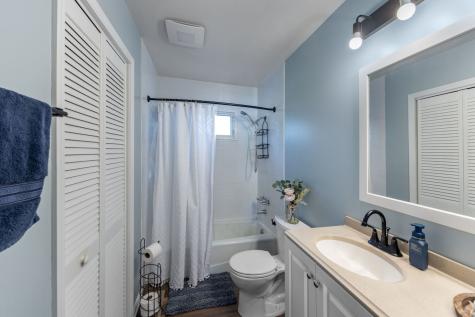 5113 West Dartmoor Drive Mchenry IL 60050