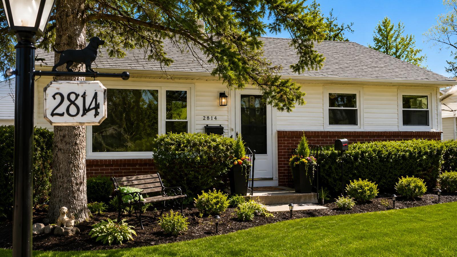 2814 Cardinal Drive Rolling Meadows IL 60008