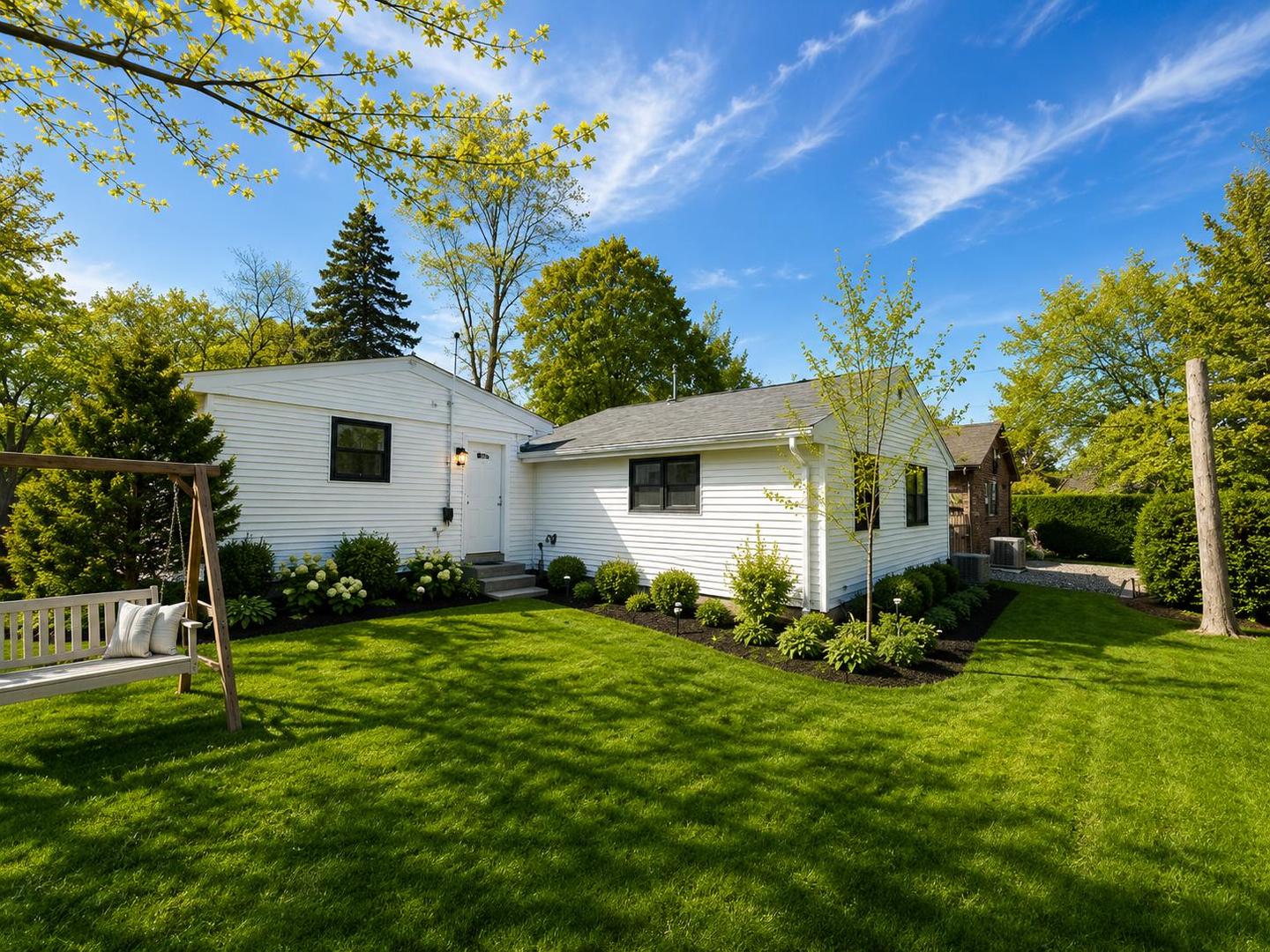 2814 Cardinal Drive Rolling Meadows IL 60008