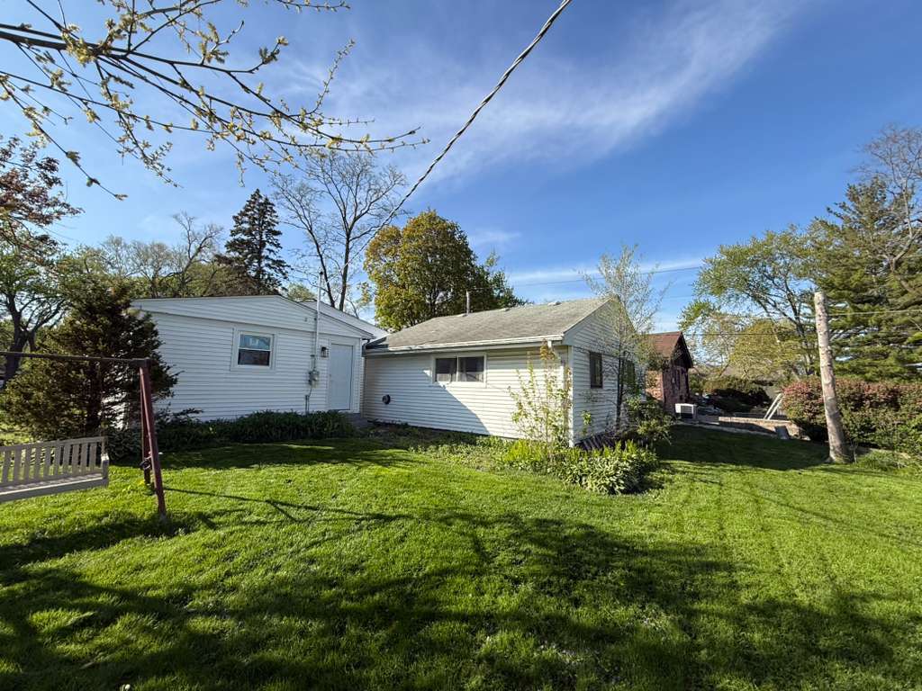2814 Cardinal Drive Rolling Meadows IL 60008