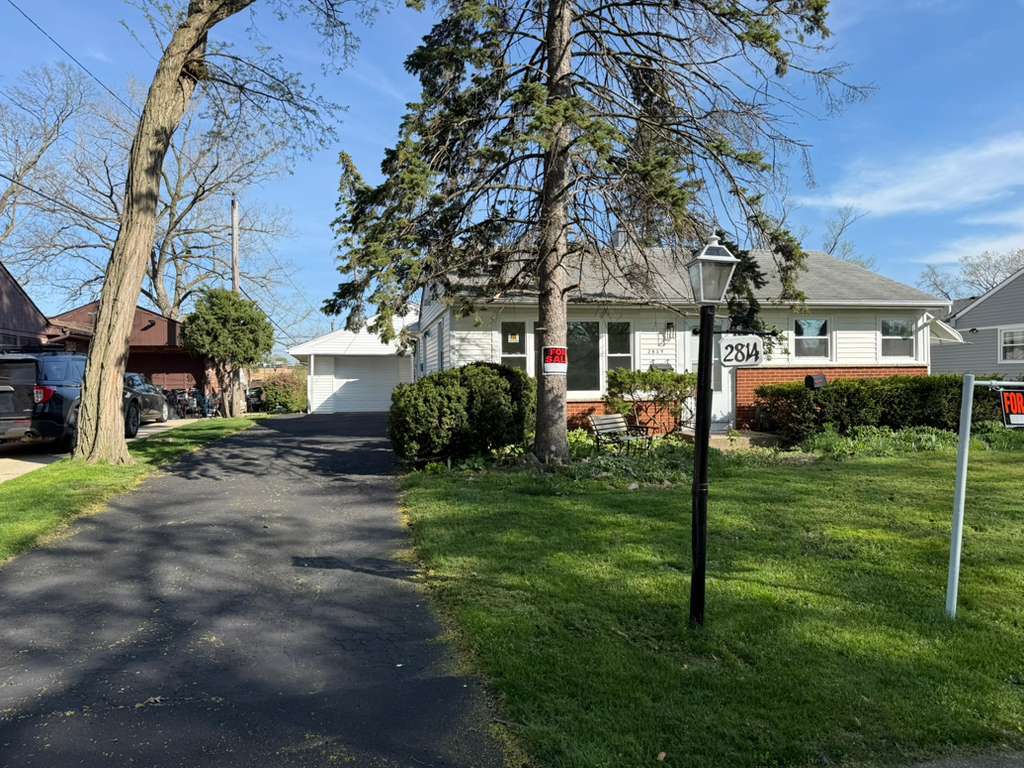 2814 Cardinal Drive Rolling Meadows IL 60008