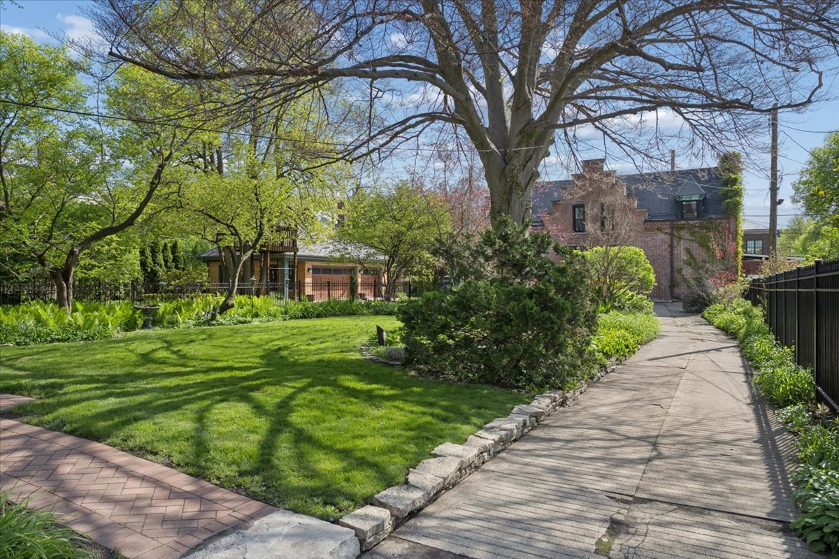 4923 South Greenwood Avenue Chicago IL 60615