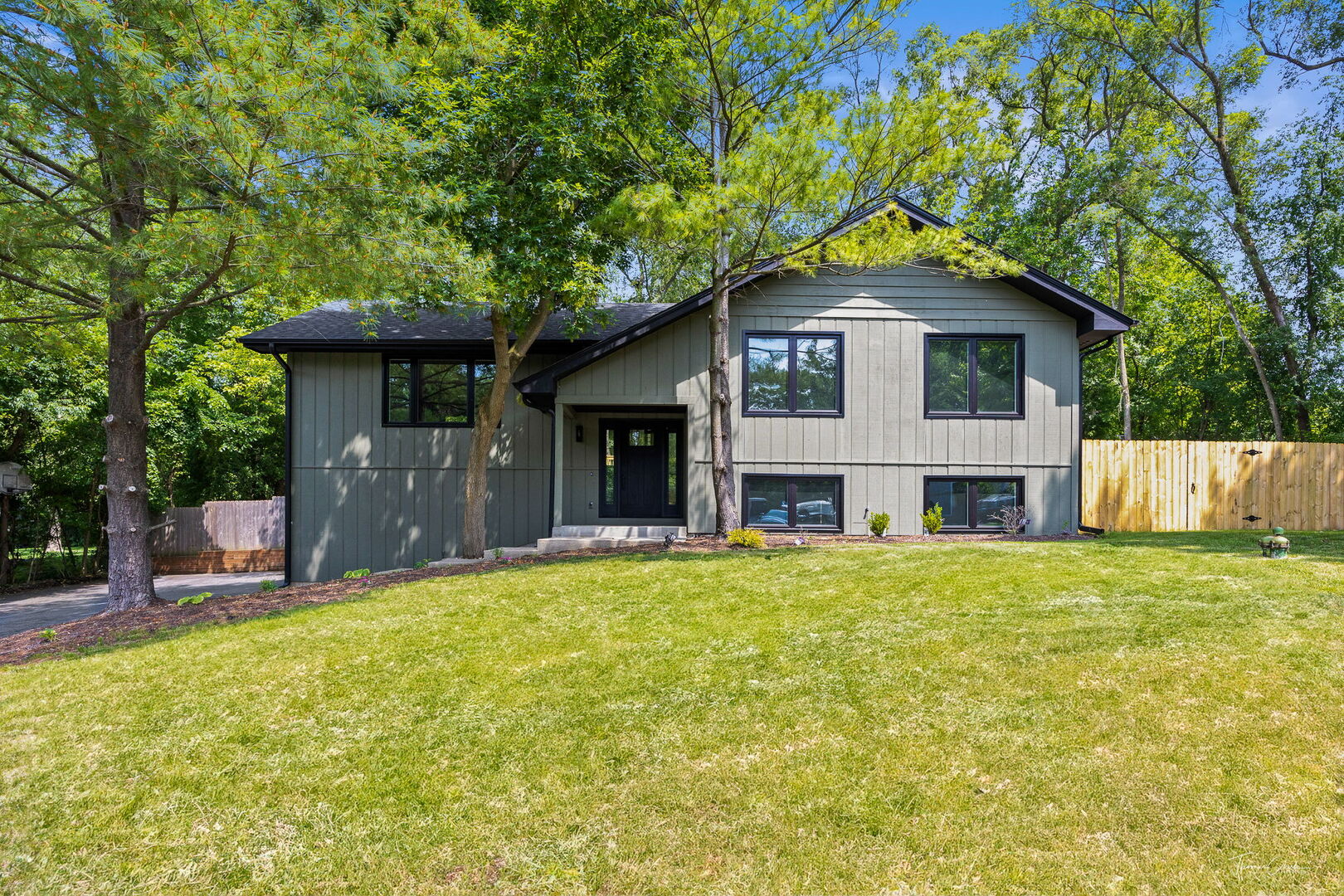 9704 Captains Drive Algonquin IL 60102