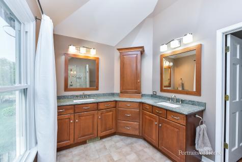 581 Tanager Lane West Chicago IL 60185
