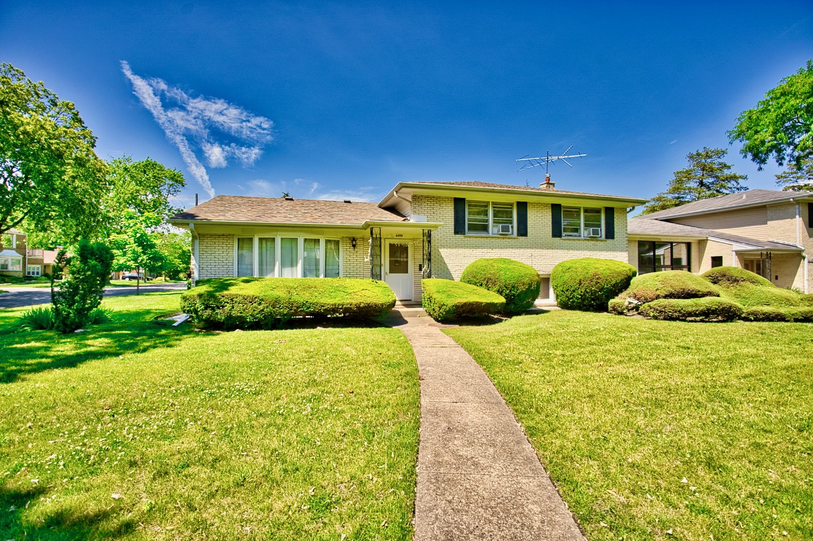 4454 Concord Lane Skokie IL 60076