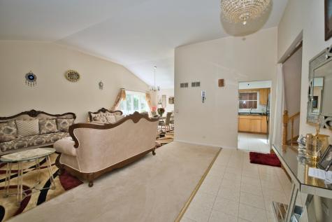 4454 Concord Lane Skokie IL 60076