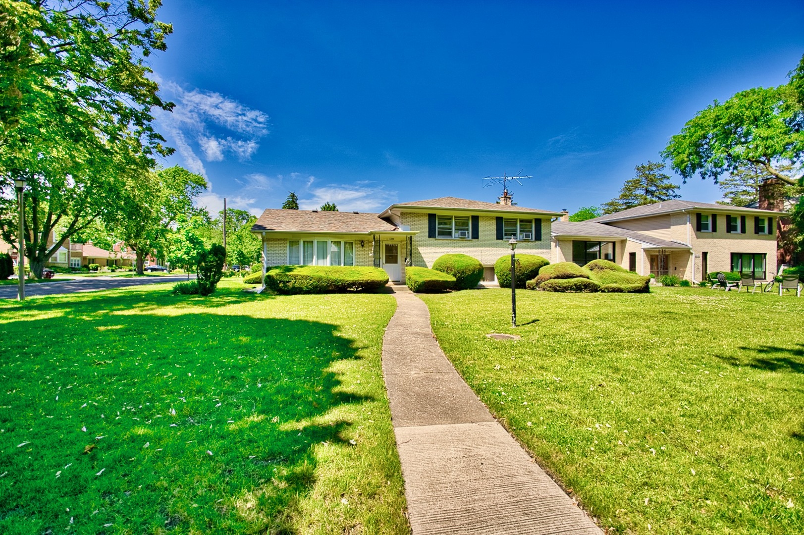 4454 Concord Lane Skokie IL 60076