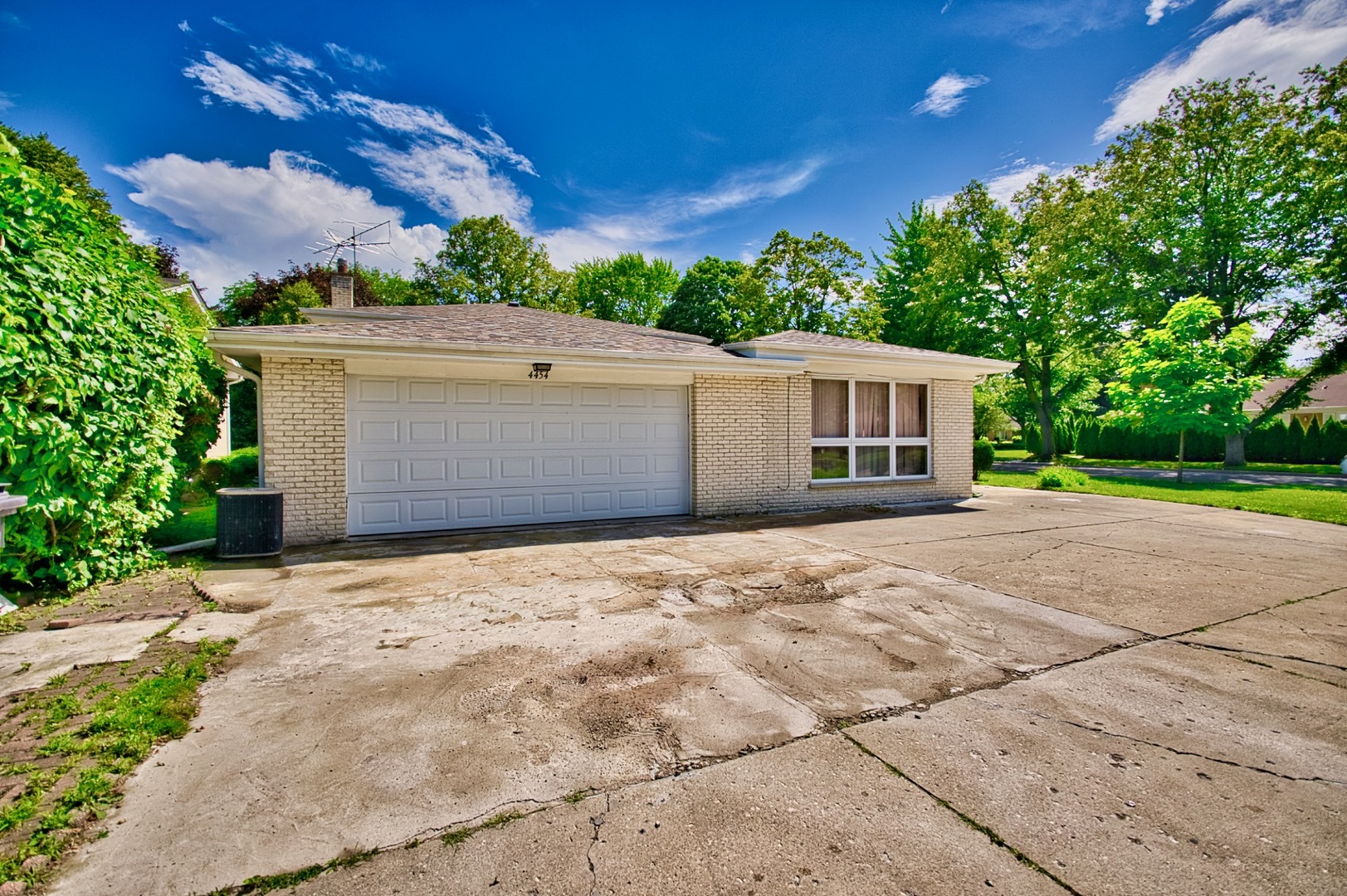 4454 Concord Lane Skokie IL 60076