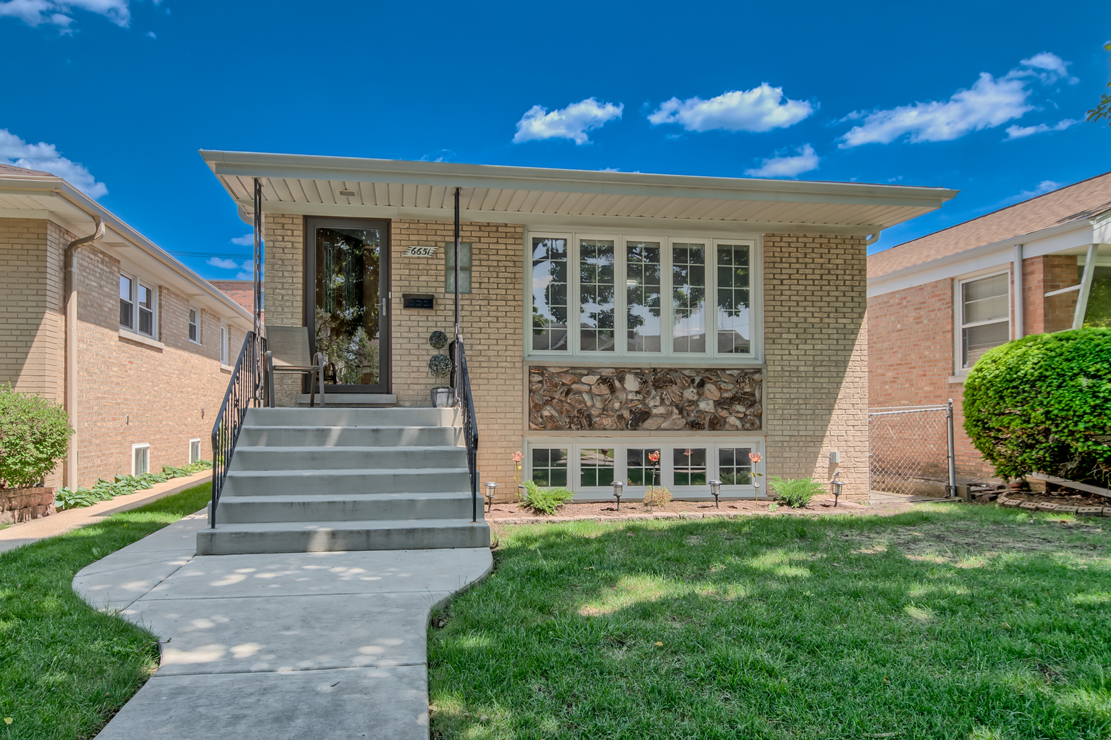 6651 North Oconto Avenue Chicago IL 60631