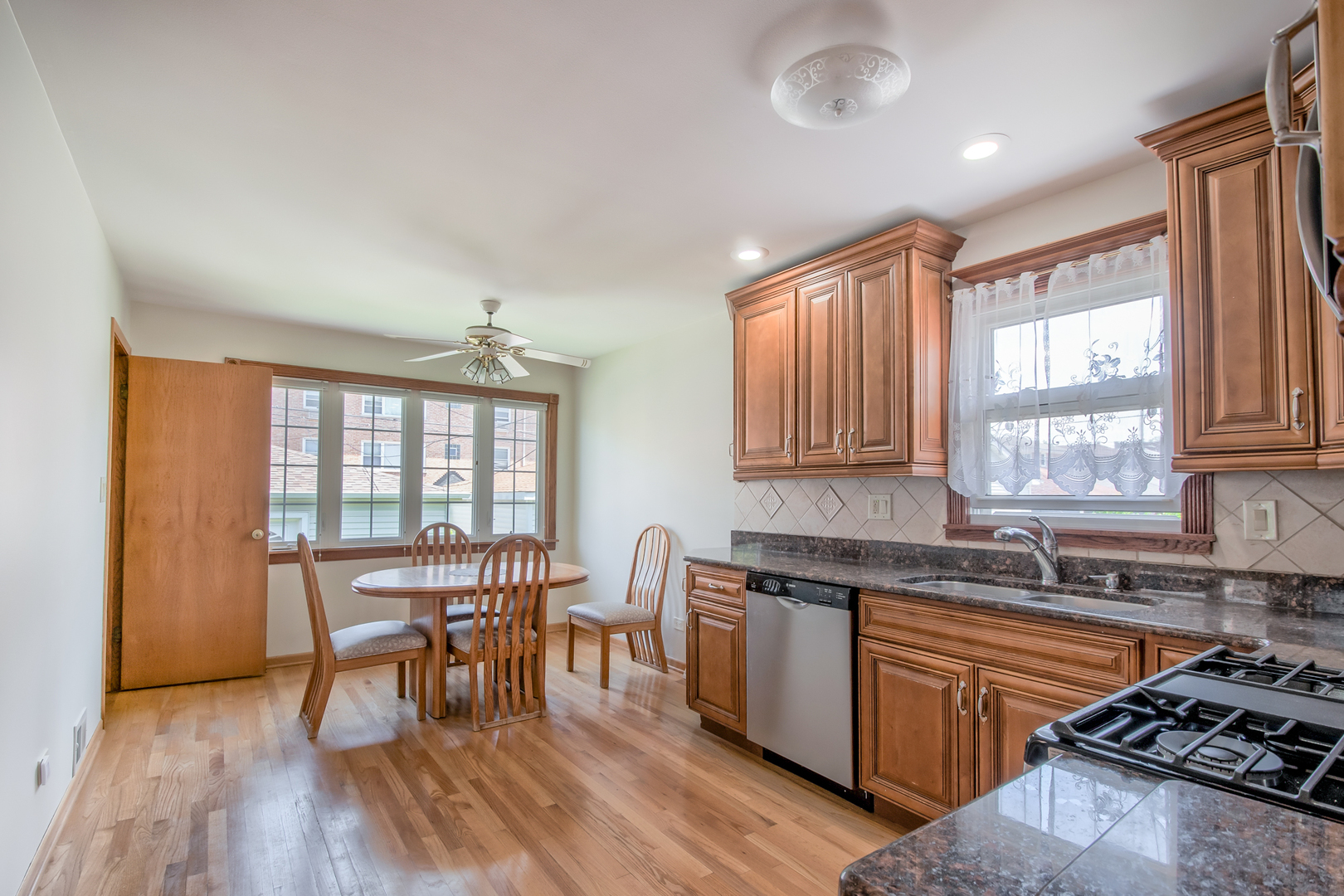 6651 North Oconto Avenue Chicago IL 60631